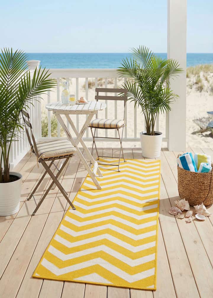 2' x 8' Easy-Clean Coastal Indoor / Outdoor Runner Rug