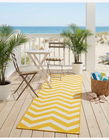 Yellow Easy-Clean Coastal Indoor / Outdoor Runner Rug