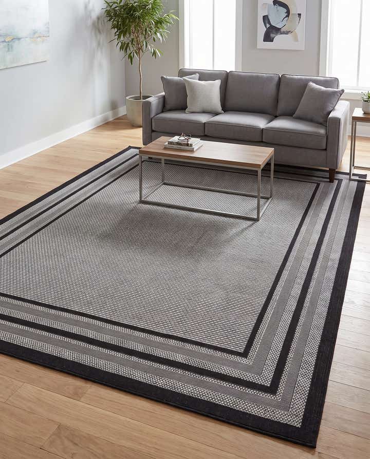 7' x 10' Easy-Clean Border Indoor / Outdoor Rug