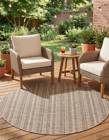 5' 3 x 5' 3 Easy-Clean Ribbon Indoor / Outdoor Round Rug