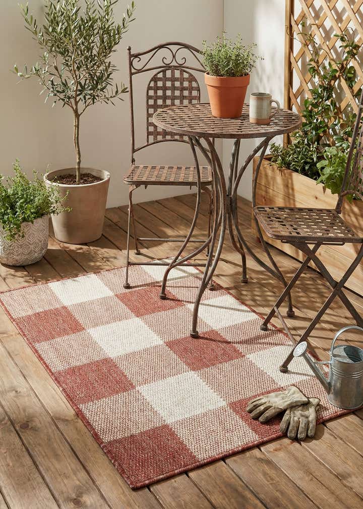 2' x 3' Easy-Clean Checkered Indoor / Outdoor Rug