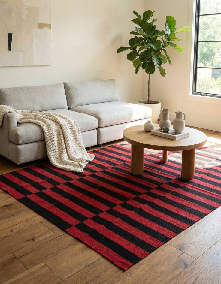 Detail image of 4' 3 x 6'  Hand Woven Kilim Modern Wool Rug