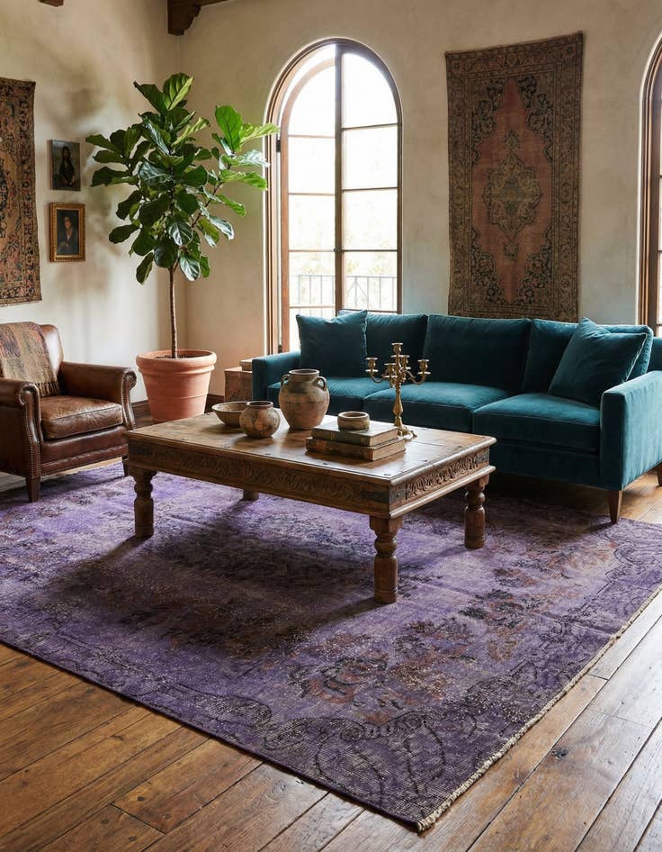 Detail image of 5' 3 x 8' 8 Vintage Royal Rug