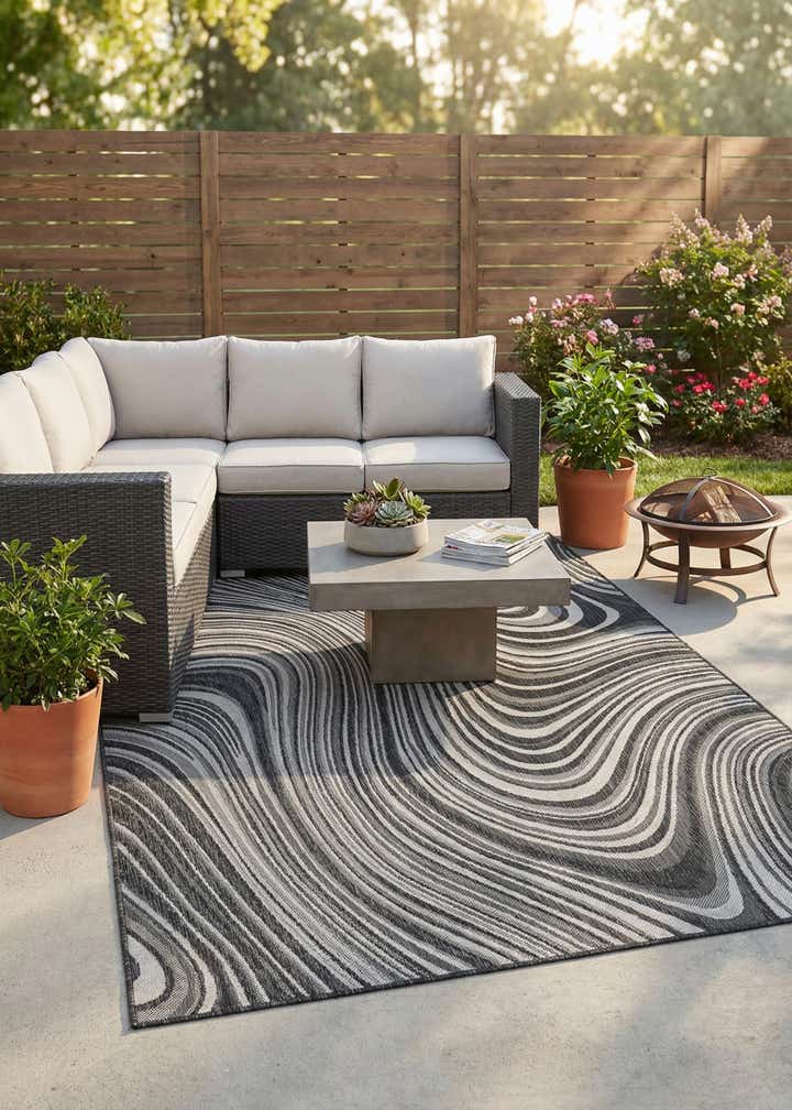 6' x 9' Easy-Clean Modern Indoor / Outdoor Rug