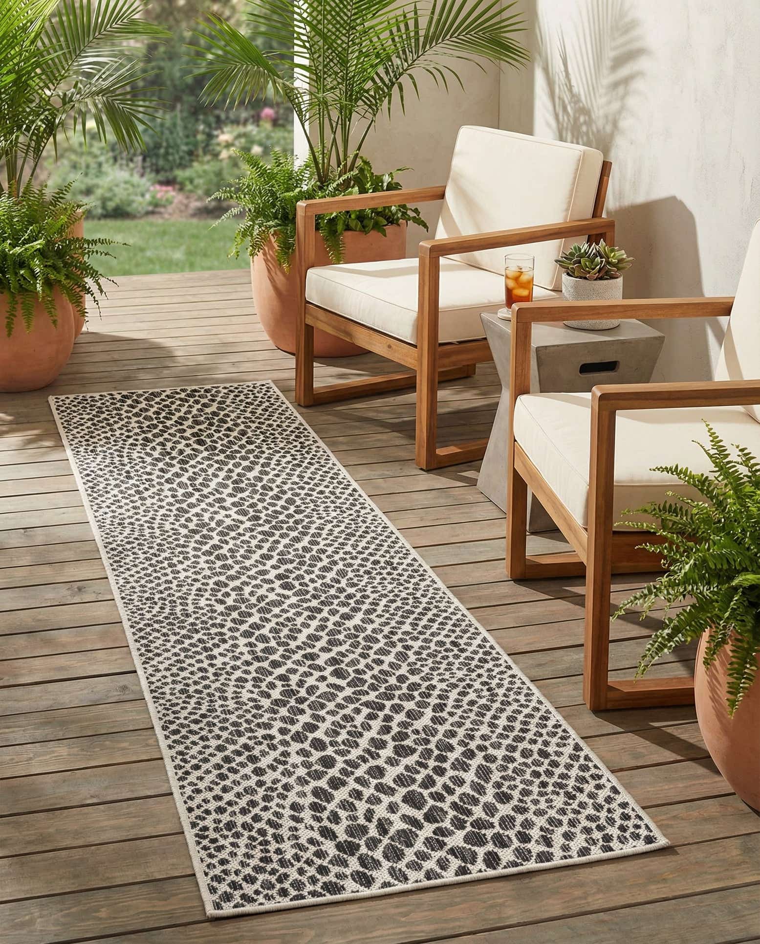 2' x 8' Easy-Clean Jill Zarin Cape Town Indoor / Outdoor Runner Rug