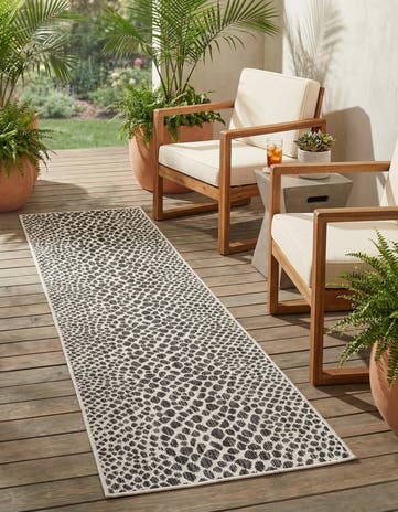 2' x 8' Easy-Clean Jill Zarin Cape Town Indoor / Outdoor Runner Rug