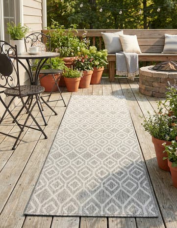 Gray Cream Easy-Clean Jill Zarin Turks and Caicos Indoor / Outdoor Runner Rug