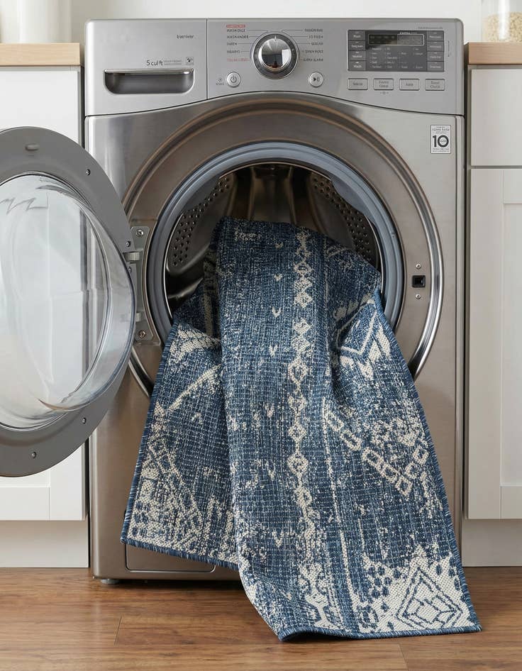 Detail image of 2' x 4'  Washable Bohemian Indoor / Outdoor Runner Rug