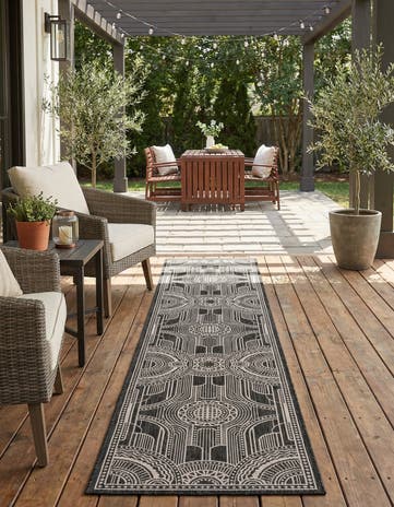 2' 7 x 12' Easy-Clean Traditional Indoor / Outdoor Runner Rug