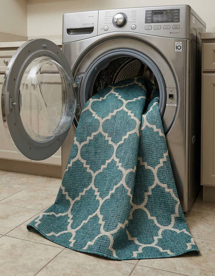 Detail image of  7' 10 x 7' 10  Washable Lattice Indoor / Outdoor Square Rug