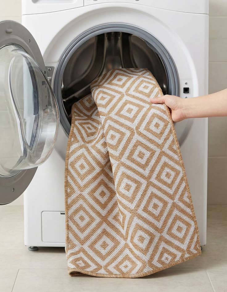 Detail image of 2' x 3'  Washable Jill Zarin Costa Rica Indoor / Outdoor Rug