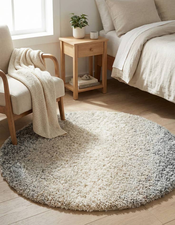 Detail image of  3' 3 x 3' 3 Athena Shag Round Rug