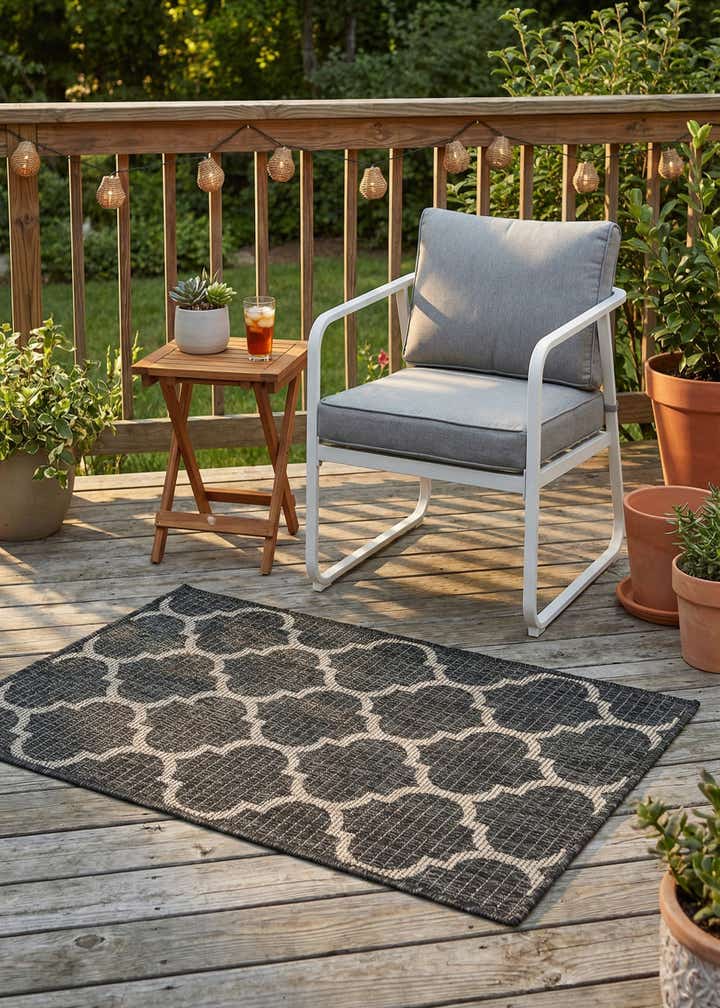2' x 3' 1 Easy-Clean Trellis Indoor / Outdoor Rug