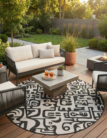 7' 10 x 7' 10 Easy-Clean Modern Indoor / Outdoor Round Rug
