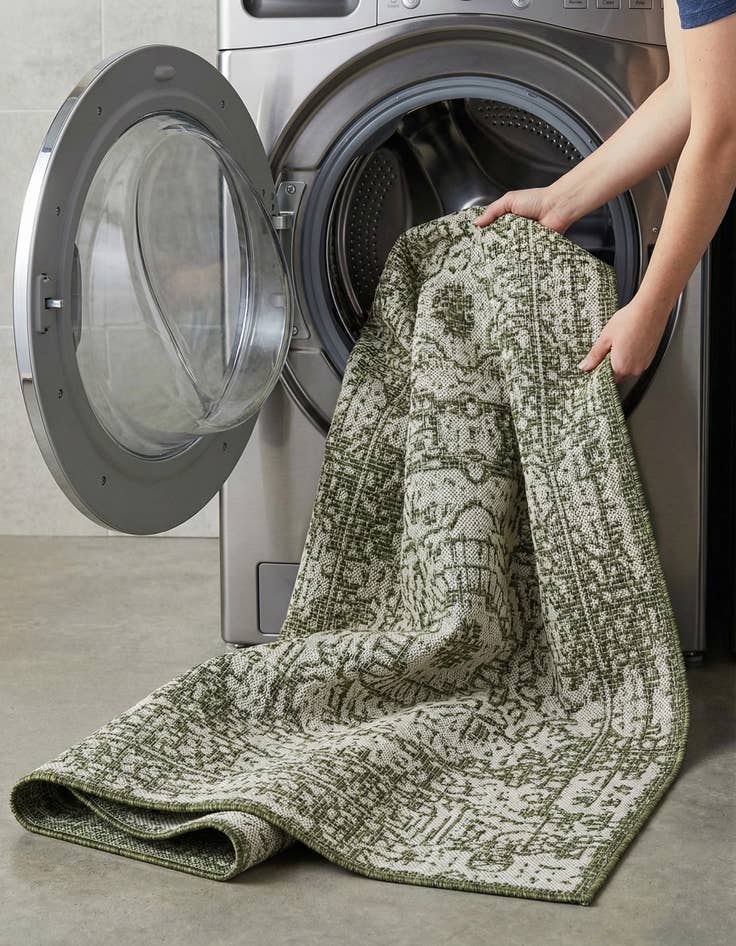 Detail image of  2' 7 x 10'  Washable Traditional Indoor / Outdoor Runner Rug