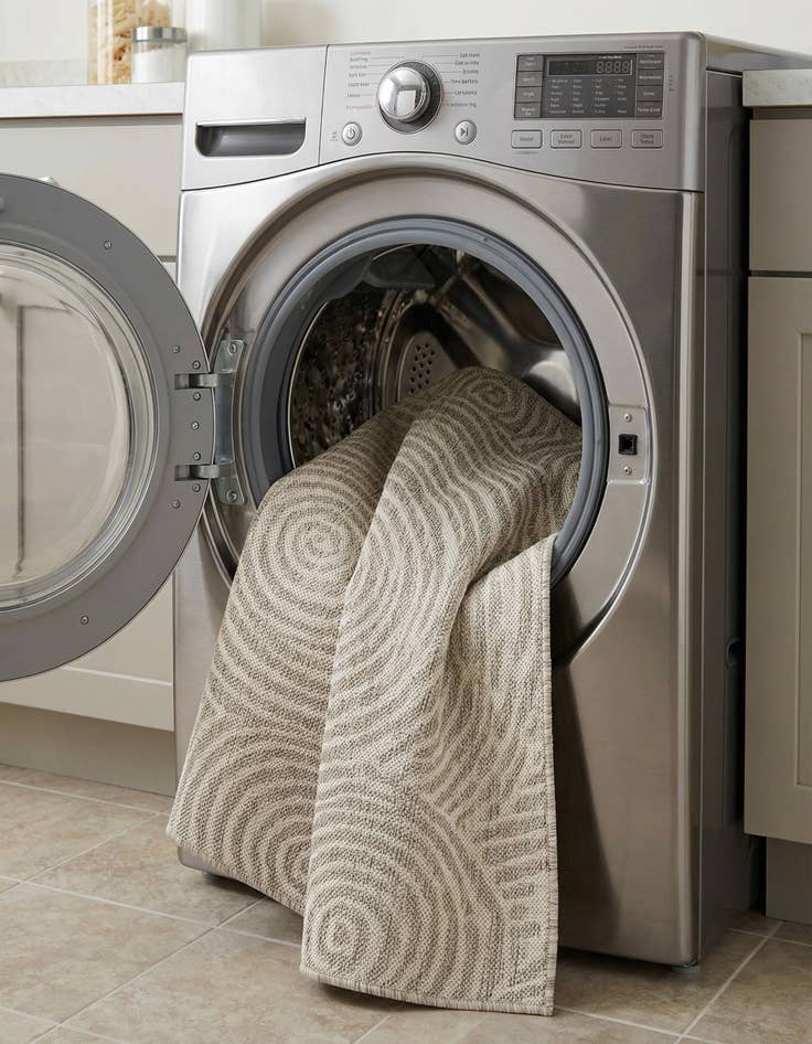 Detail image of 2' x 6'  Washable Modern Indoor / Outdoor Runner Rug