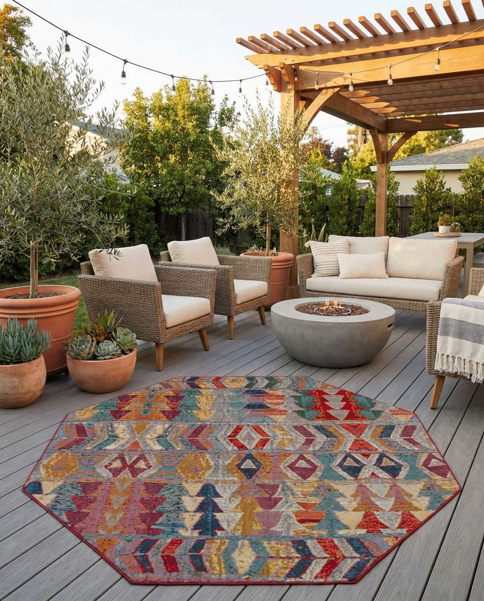 7' 10 x 7' 10 Easy-Clean Modern Indoor / Outdoor Octagon Rug
