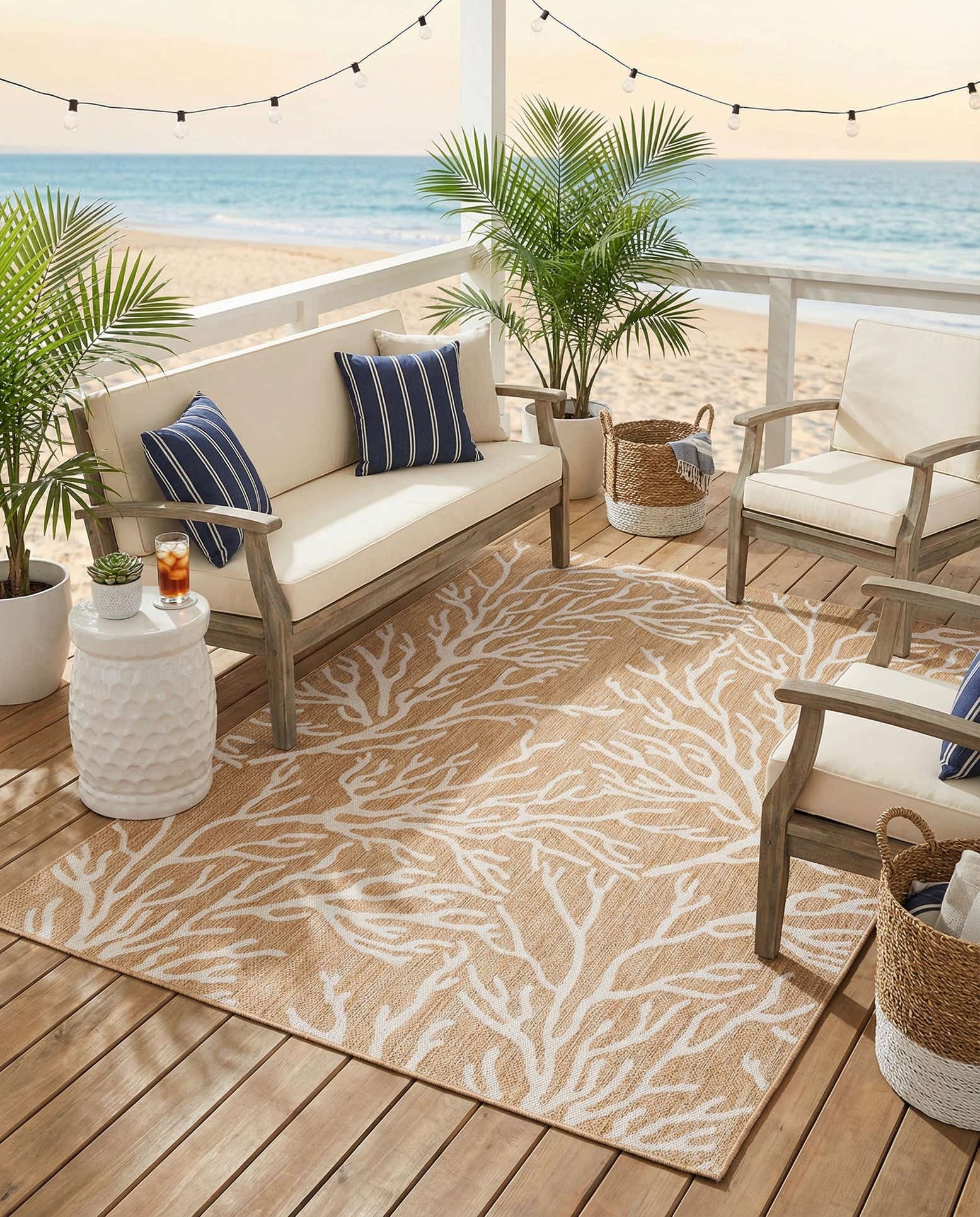 6' x 9' Easy-Clean Coastal Indoor / Outdoor Rug