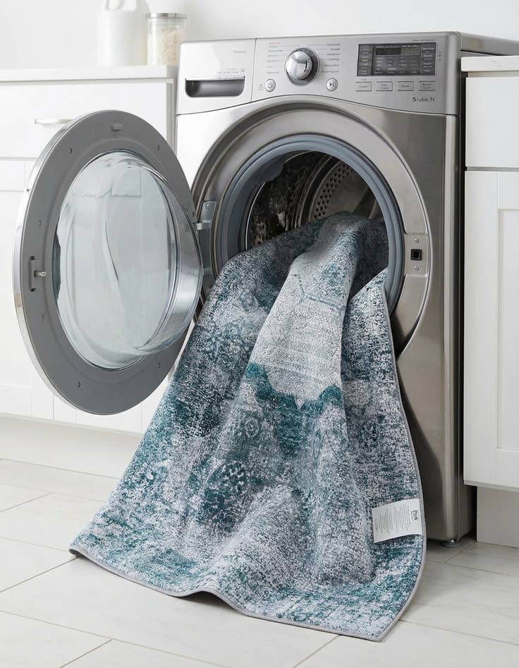 Detail image of 6' x 9'  Washable Yara Rug