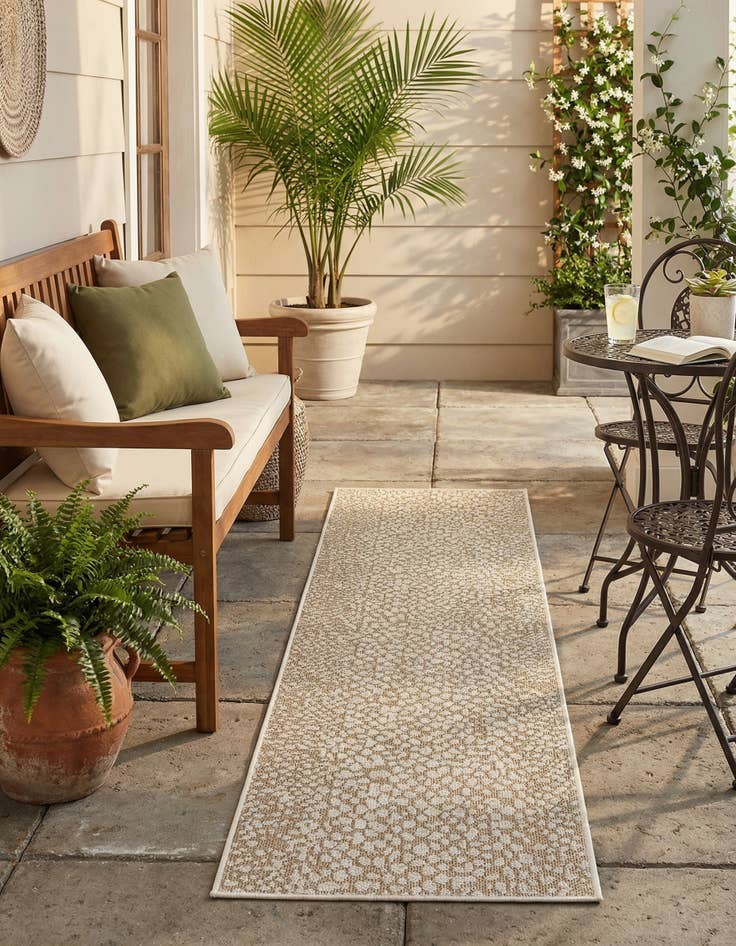 Detail image of 2' 7 x 12' Easy-Clean Safari Indoor / Outdoor Runner Rug