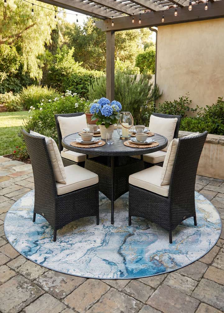 7' 10 x 7' 10 Easy-Clean Modern Indoor / Outdoor Round Rug