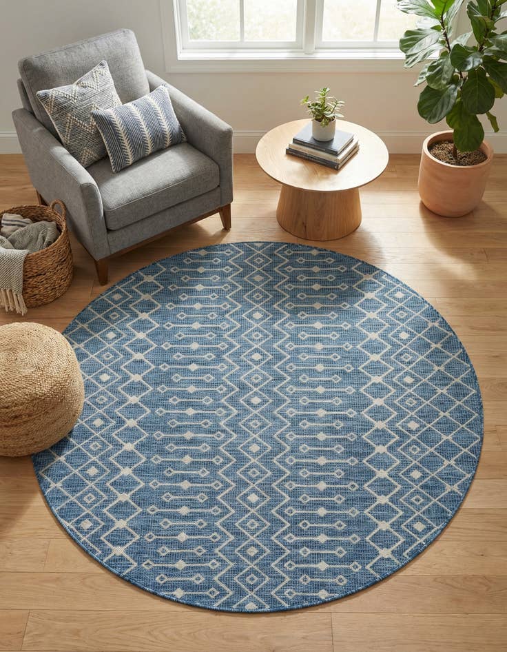 Detail image of 7' x 7' Easy-Clean Trellis Indoor / Outdoor Round Rug
