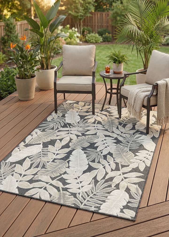 4' 5 x 6' Easy-Clean Botanical Indoor / Outdoor Rug
