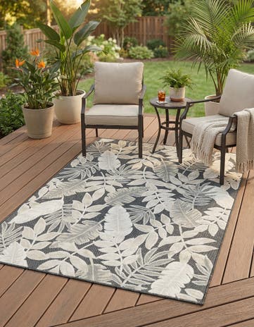 4' 5 x 6' Easy-Clean Botanical Indoor / Outdoor Rug