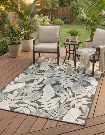 4' 5 x 6' Easy-Clean Botanical Indoor / Outdoor Rug