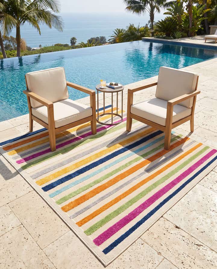 5' 3 x 5' 3 Easy-Clean Aruba Indoor / Outdoor Square Rug