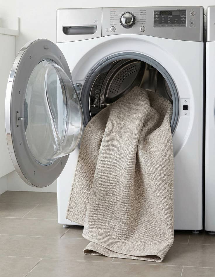 Detail image of  7' 10 x 10'  Washable Solid Indoor / Outdoor Rug