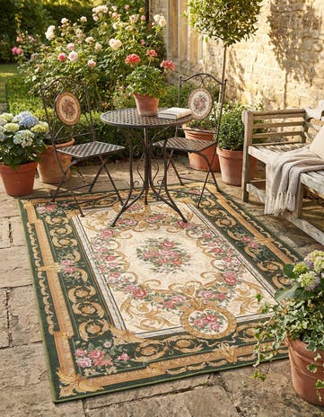 4' x 6' Easy-Clean Traditional Indoor / Outdoor Rug