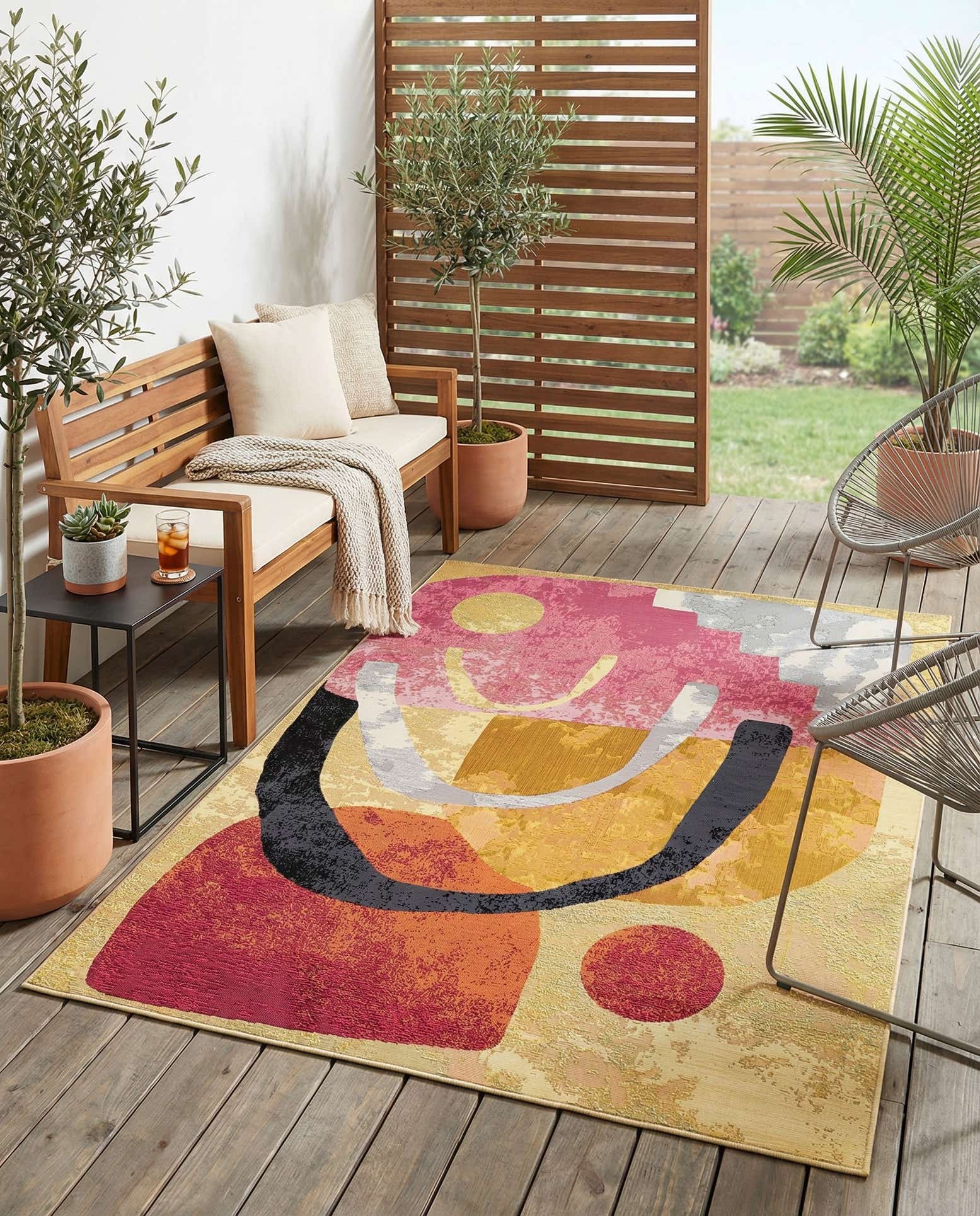 5' x 7' Easy-Clean Modern Indoor / Outdoor Rug