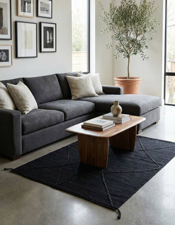 Detail image of 4' 2 x 6' 2  Hand Woven Kilim Modern Wool Rug