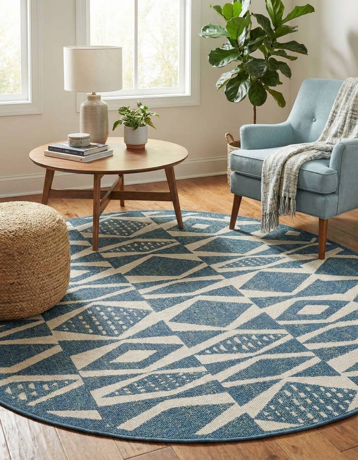 Detail image of  7' 10 x 7' 10  Washable Baja Indoor / Outdoor Round Rug