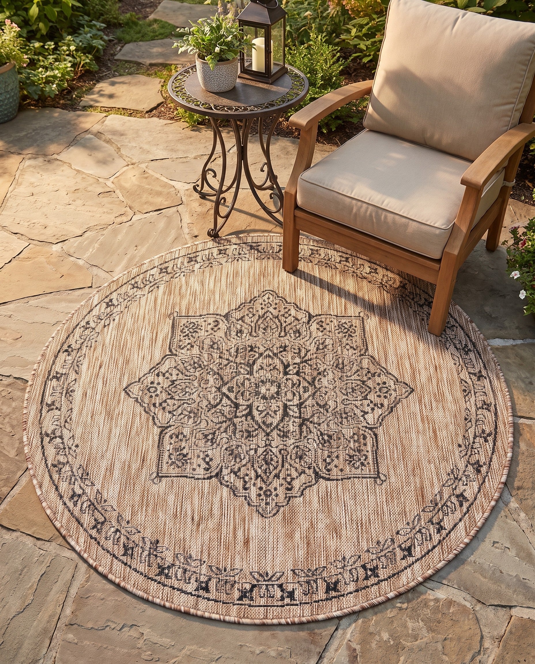4' x 4' Easy-Clean Traditional Indoor / Outdoor Round Rug