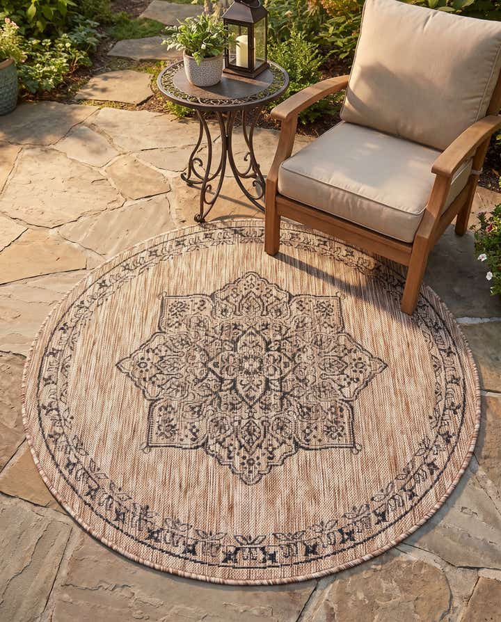 4' x 4' Easy-Clean Traditional Indoor / Outdoor Round Rug