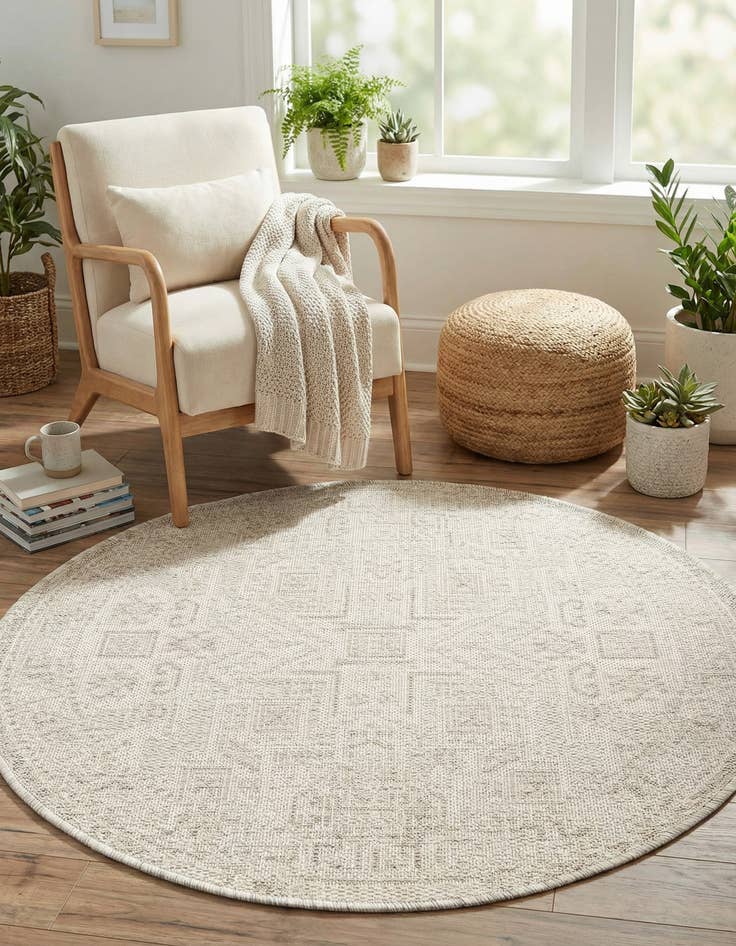 Detail image of 3' x 3'  Washable Aztec Indoor / Outdoor Round Rug