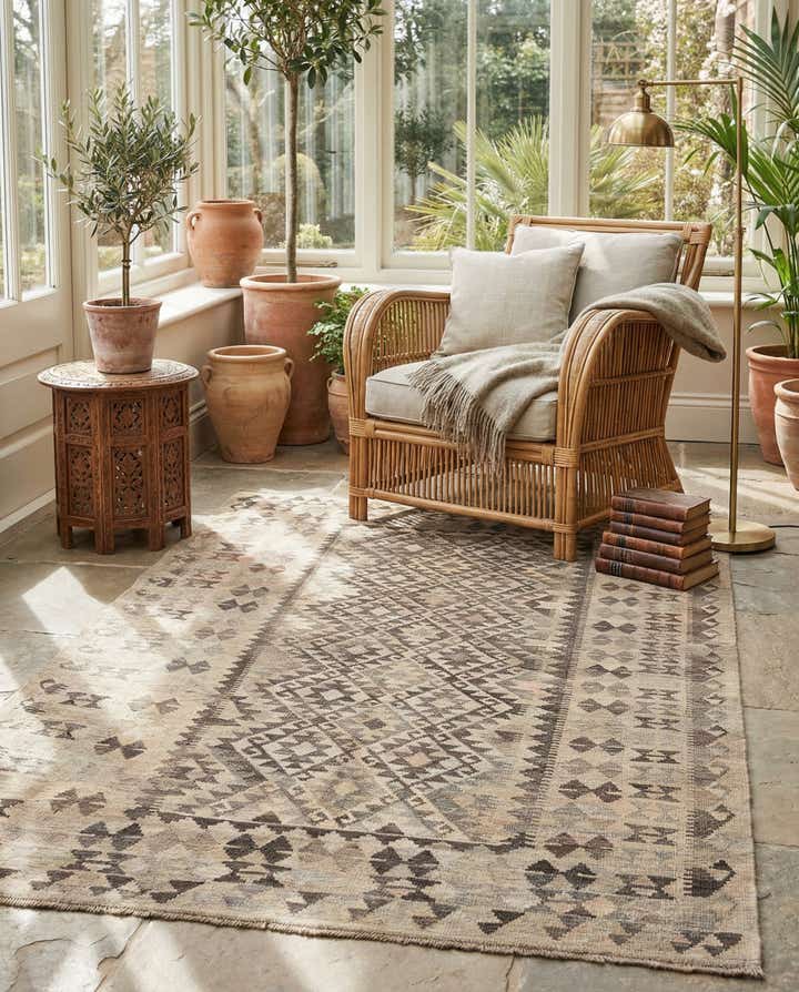 5' 6 x 8' 4 Hand Woven Kilim Maymana Wool Rug