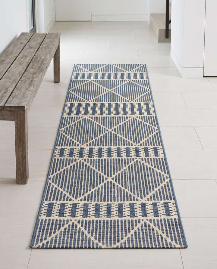 2' x 6' Easy-Clean Trellis Indoor / Outdoor Runner Rug