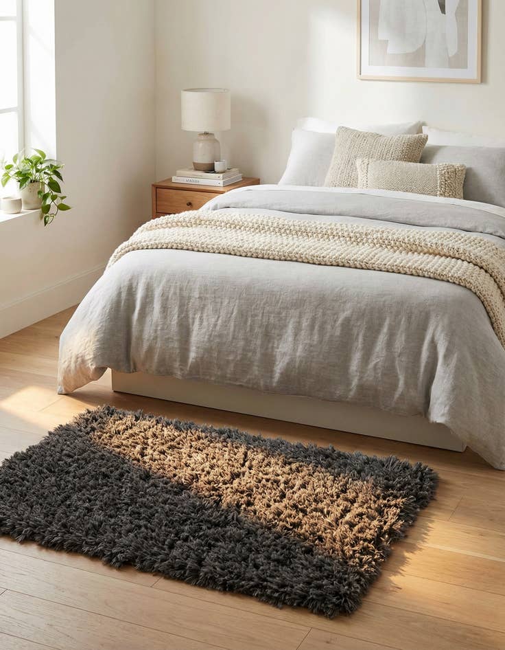 Detail image of 2' x 3' Marilyn Monroe™ Shag Rug