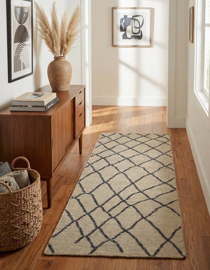 Detail image of 3' x 6'  Hand Knotted Luna Wool Runner Rug