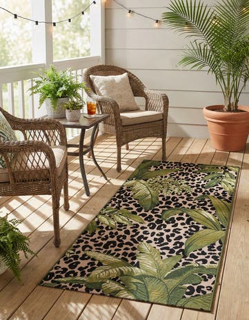 2' 7 x 5' 3 Easy-Clean Botanical Indoor / Outdoor Runner Rug