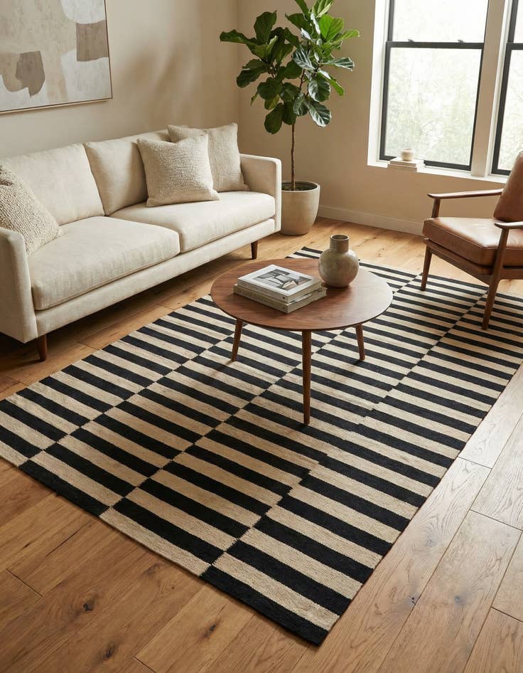 Detail image of 5' 8 x 8'  Hand Woven Kilim Modern Wool Rug