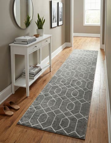 2' 7 x 12' Marilyn Monroe&trade; Glam Trellis Runner Rug