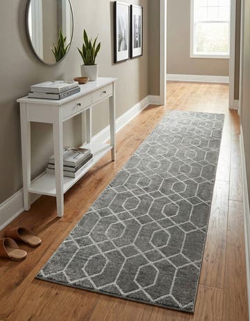 2' 7 x 12' Marilyn Monroe™ Glam Trellis Runner Rug
