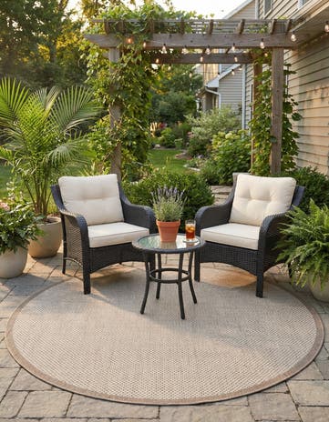 7' 10 x 7' 10 Easy-Clean Border Indoor / Outdoor Round Rug