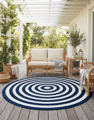 7' 10 x 7' 10 Easy-Clean Eco Verse Washable Indoor / Outdoor Round Rug