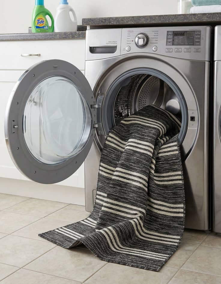 Detail image of 2' x 8'  Washable Jill Zarin Anguilla Indoor / Outdoor Runner Rug