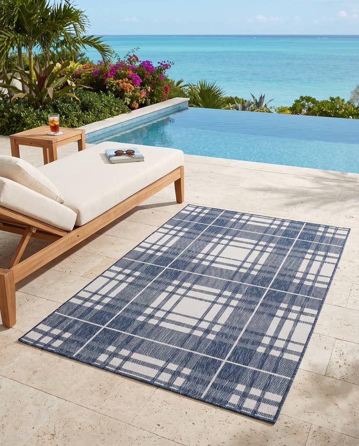 Detail image of 4' x 6' Easy-Clean Checkered Indoor / Outdoor Rug